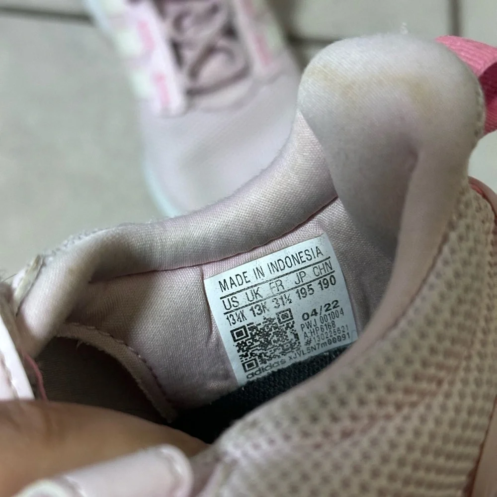 Adidas Girls Kids Pink Cloudfoam Sneakers TR21‎  Shoes size 13.5.